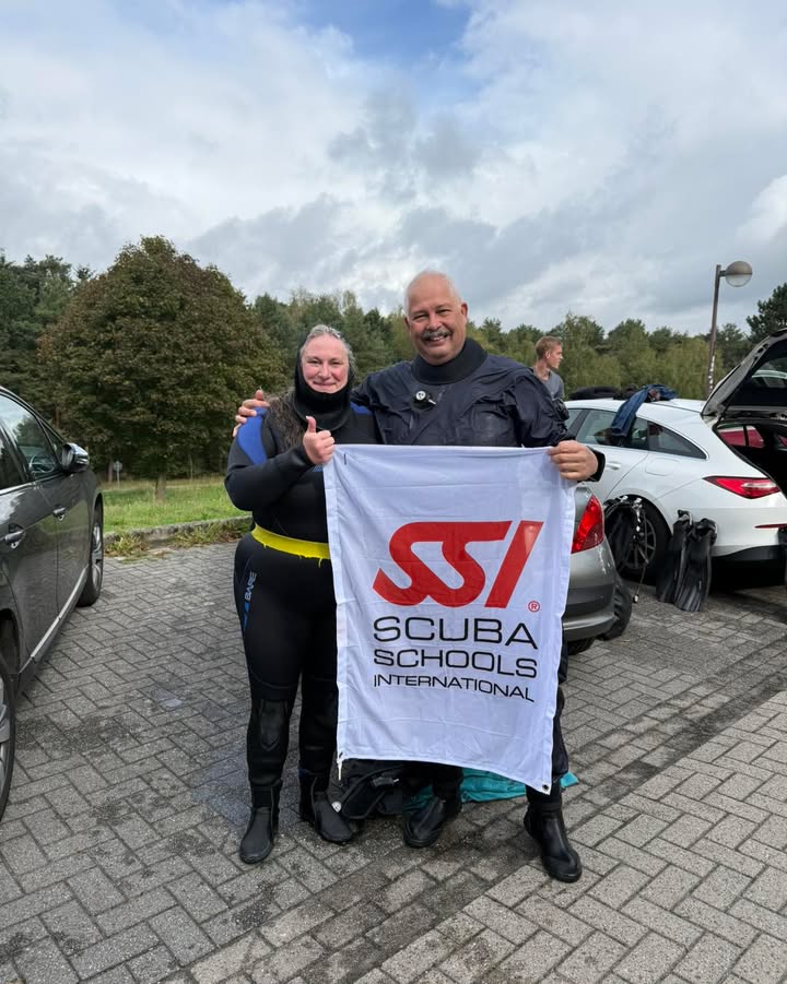 🤿🎉 YESSS! Flora is geslaagd! 🎉🤿 Vandaag is Flora geslaagd voor haar SSI Open Water…